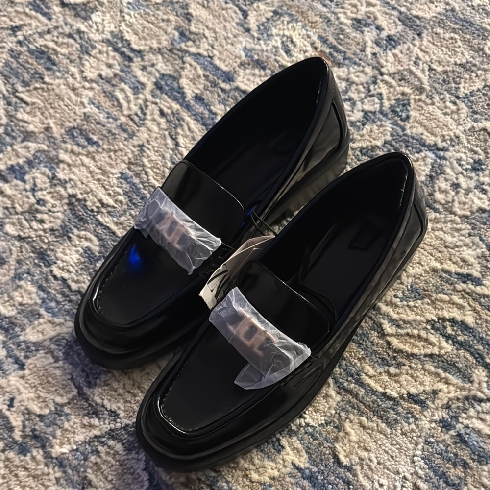 Zara - Black Patent Leather Loafers 
New - size 8